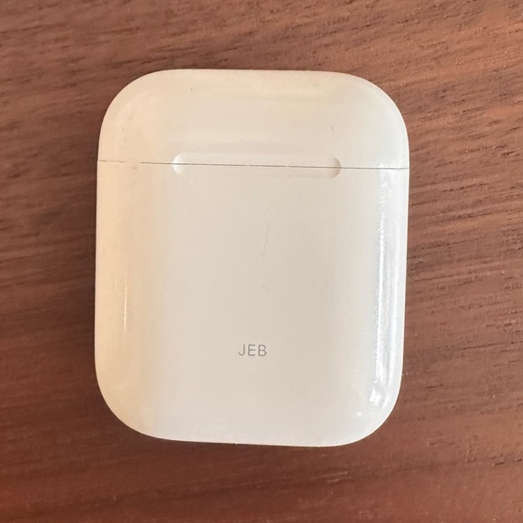 Apple AirPods 2nd generation - Picture 2 of 2